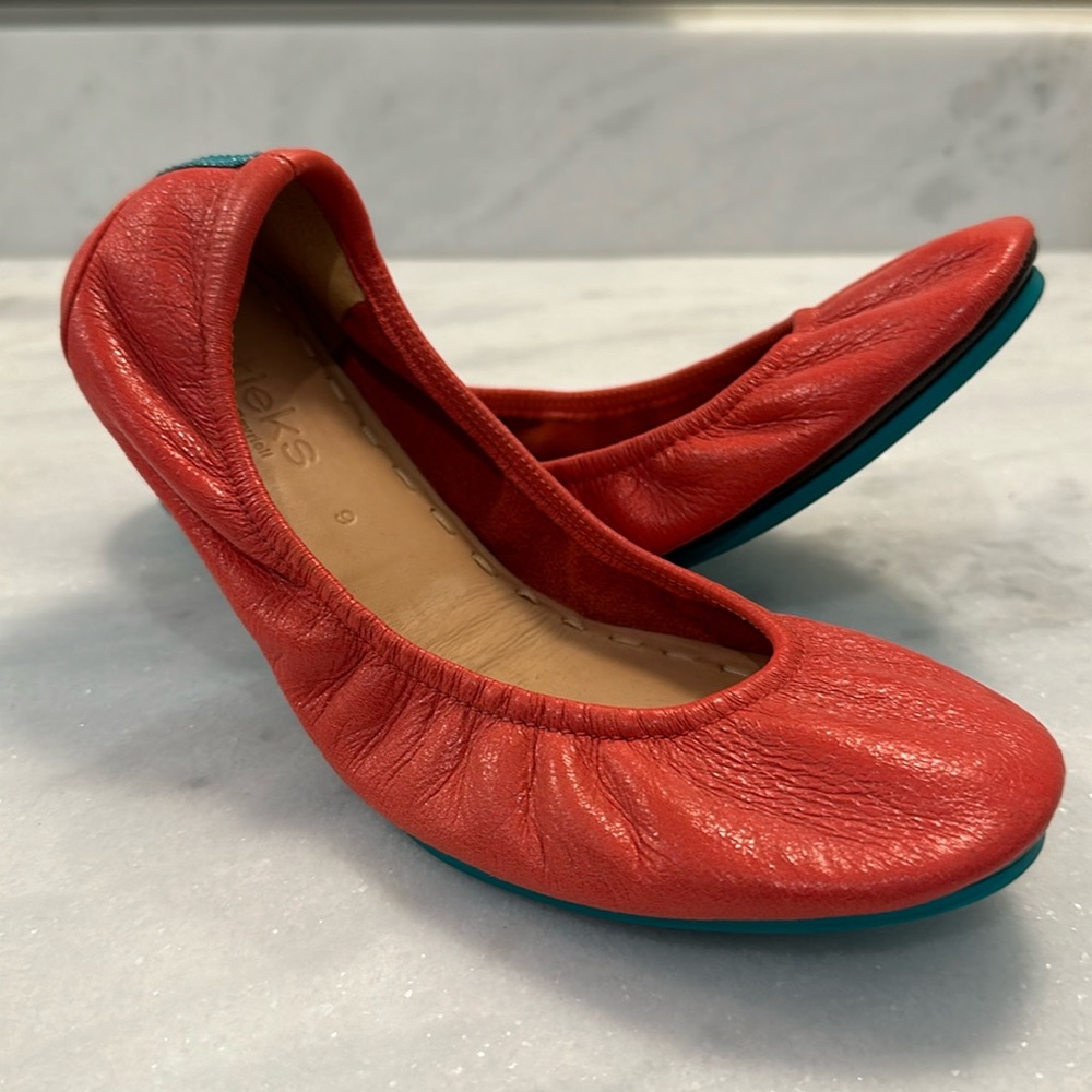 “Poppy” (a dark coral) size 9 lightly worn Tieks